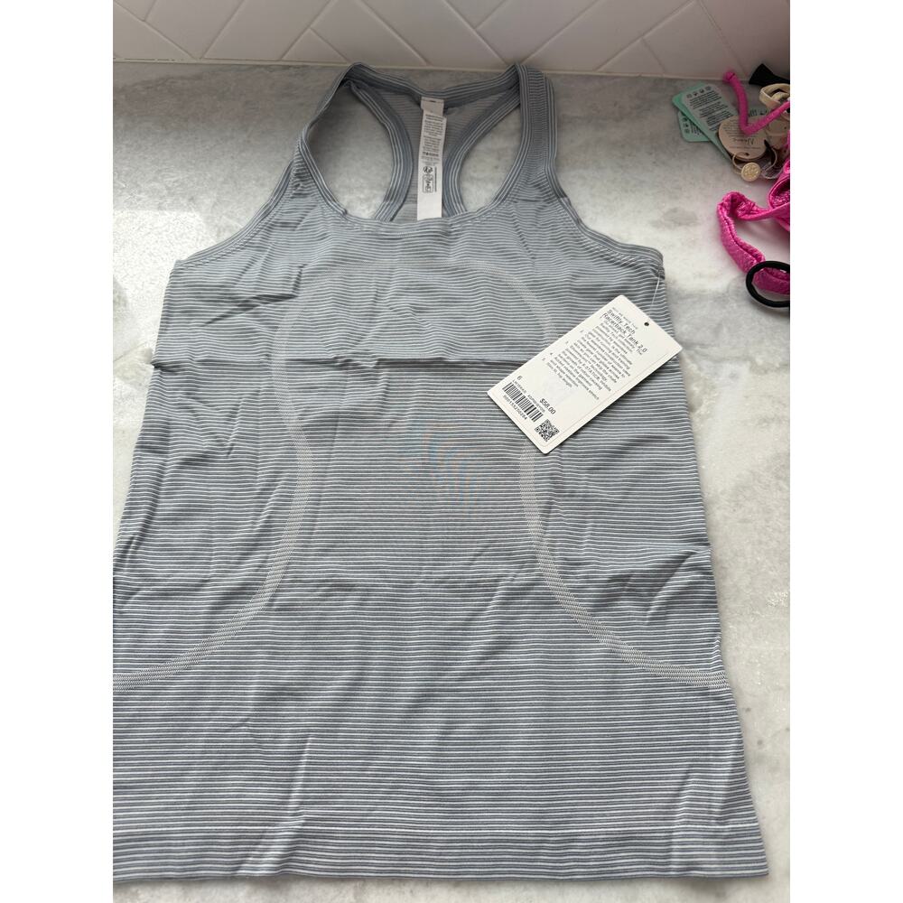 Lululemon Swiftly Tech Racerback 2.0 - Picture 2 of 5